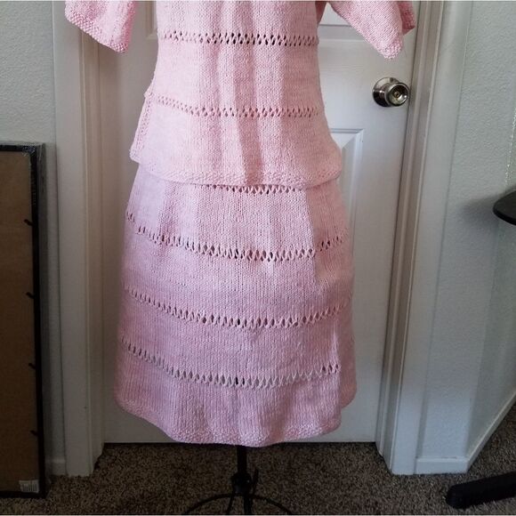 Hand Knitted Vintage Pink Skirt Set – 3-Piece Women’s Outfit Retro Style - Picture 4 of 4
